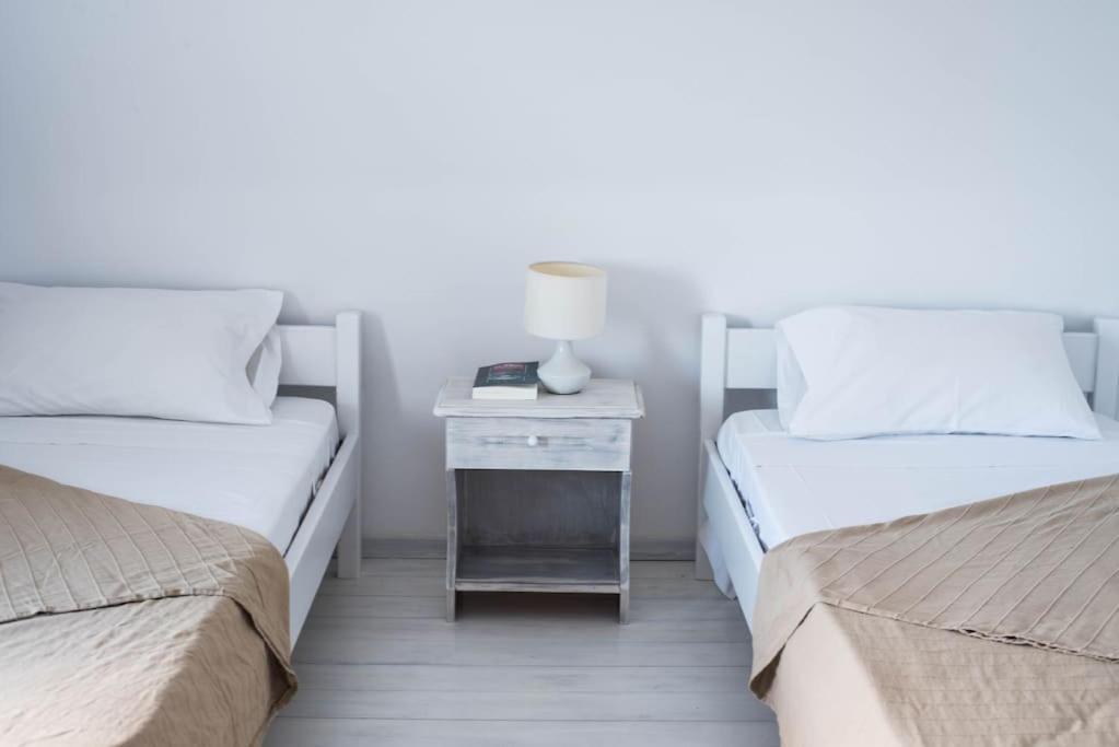 White Wave Villa, 3Min Walk From Beach Kamári Екстериор снимка