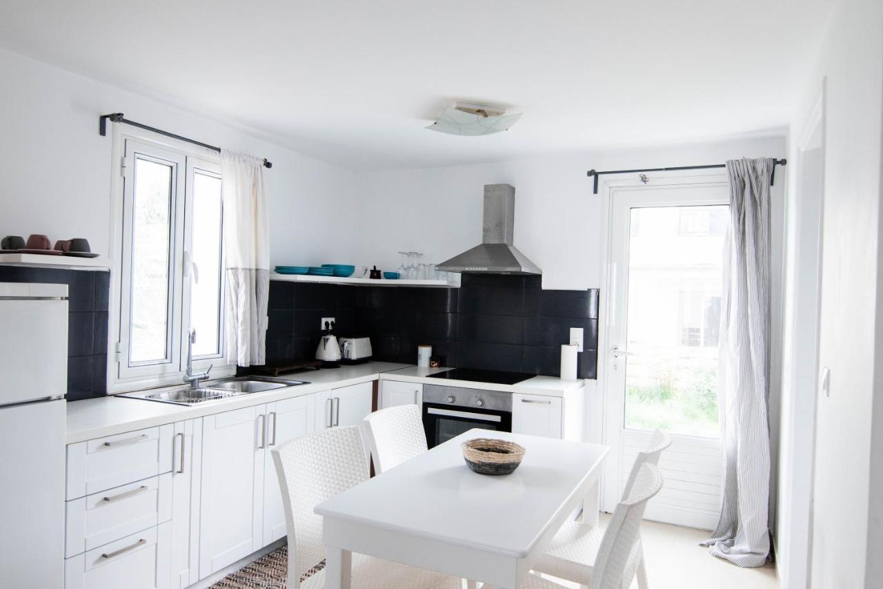 White Wave Villa, 3Min Walk From Beach Kamári Екстериор снимка