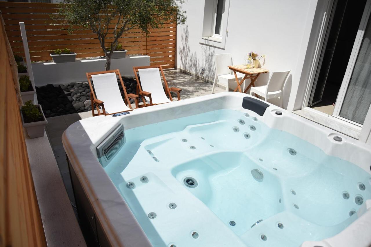 White Wave Villa, 3Min Walk From Beach Kamári Екстериор снимка